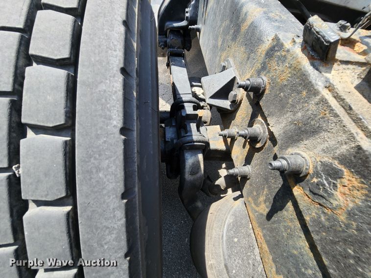 image for item MK9148 2013 Peterbilt 386  semi truck