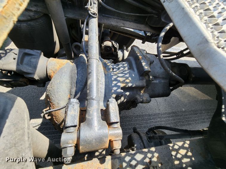 image for item MK9148 2013 Peterbilt 386  semi truck