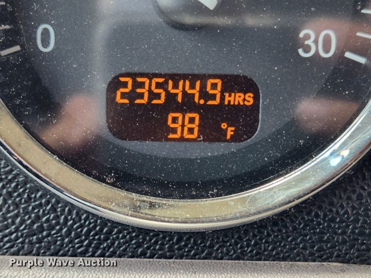 image for item MK9148 2013 Peterbilt 386  semi truck