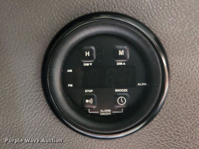 image for item MK9148 2013 Peterbilt 386  semi truck