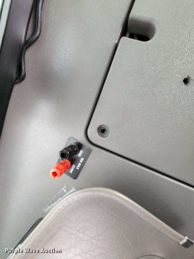 image for item MK9148 2013 Peterbilt 386  semi truck