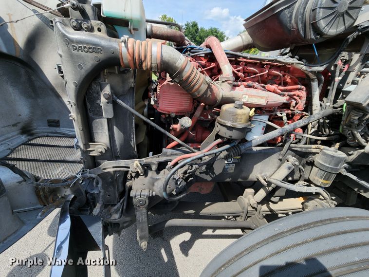 image for item MK9148 2013 Peterbilt 386  semi truck