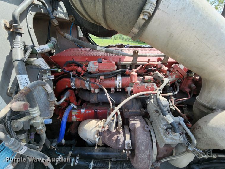 image for item MK9148 2013 Peterbilt 386  semi truck