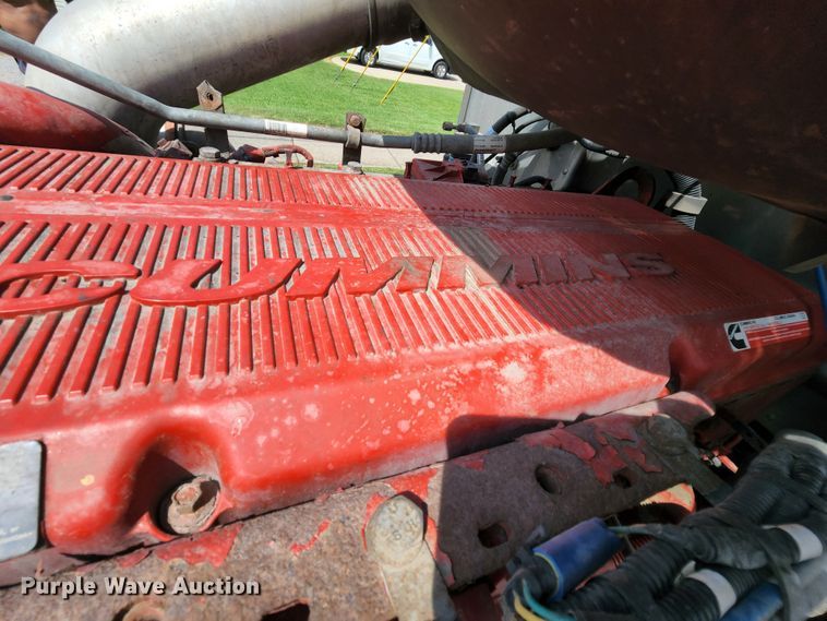 image for item MK9148 2013 Peterbilt 386  semi truck