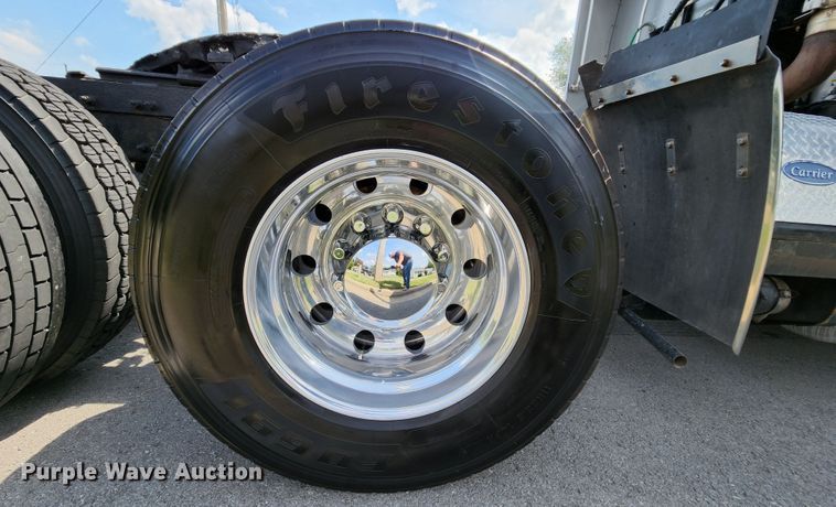 image for item MK9148 2013 Peterbilt 386  semi truck