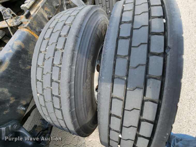 image for item MK9148 2013 Peterbilt 386  semi truck