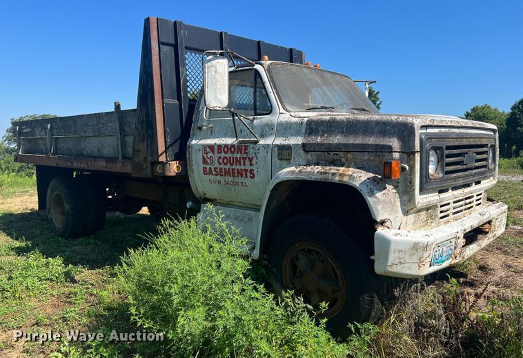 image for item MR9795 1975 Chevrolet C60  dump flatbed truck