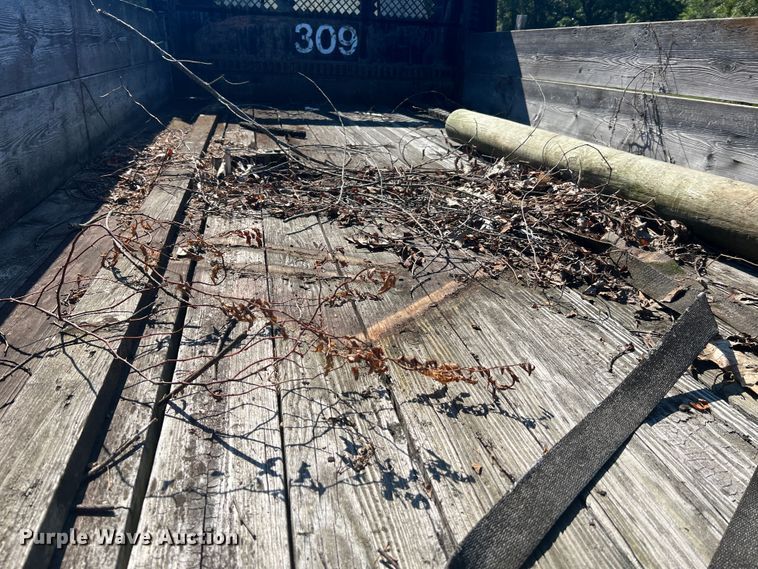 image for item MR9795 1975 Chevrolet C60  dump flatbed truck