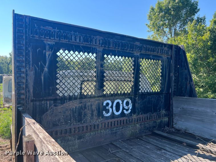 image for item MR9795 1975 Chevrolet C60  dump flatbed truck