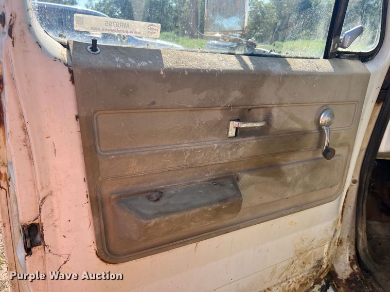 image for item MR9795 1975 Chevrolet C60  dump flatbed truck