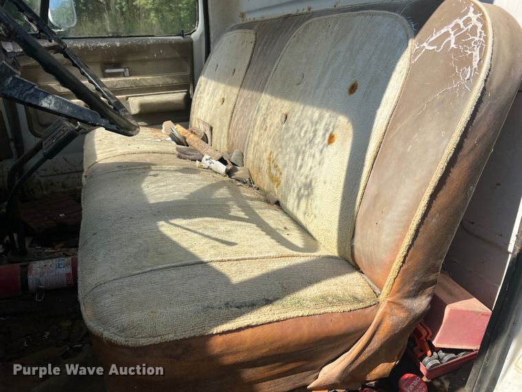 image for item MR9795 1975 Chevrolet C60  dump flatbed truck