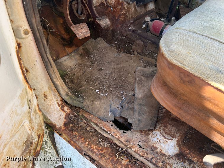 image for item MR9795 1975 Chevrolet C60  dump flatbed truck