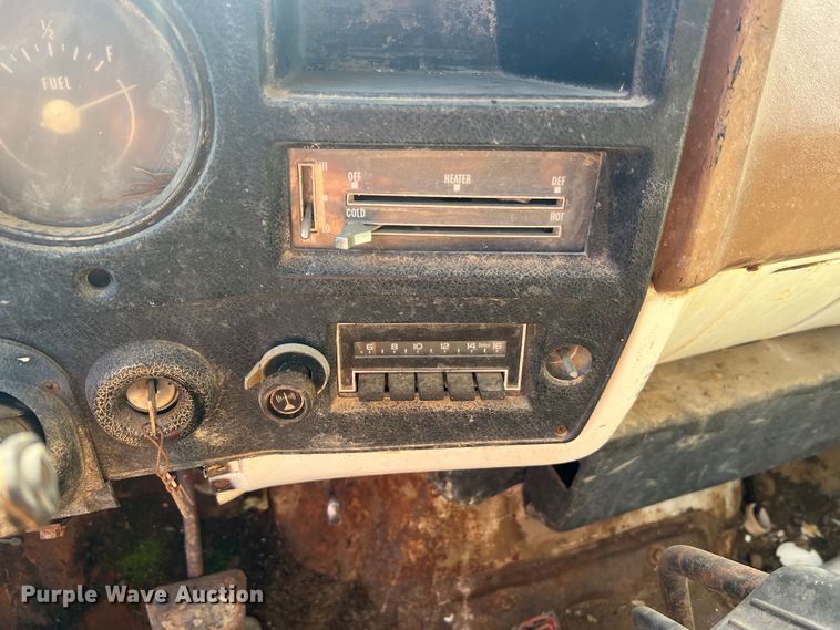 image for item MR9795 1975 Chevrolet C60  dump flatbed truck