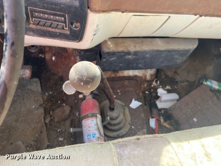 image for item MR9795 1975 Chevrolet C60  dump flatbed truck