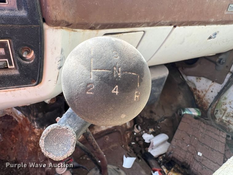 image for item MR9795 1975 Chevrolet C60  dump flatbed truck