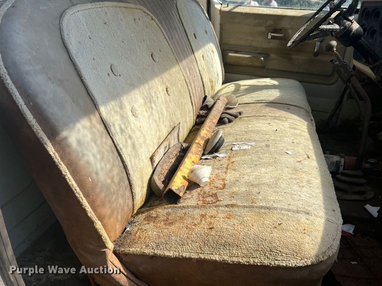 image for item MR9795 1975 Chevrolet C60  dump flatbed truck