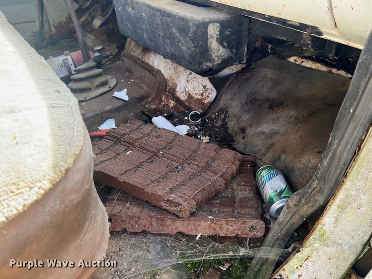 image for item MR9795 1975 Chevrolet C60  dump flatbed truck