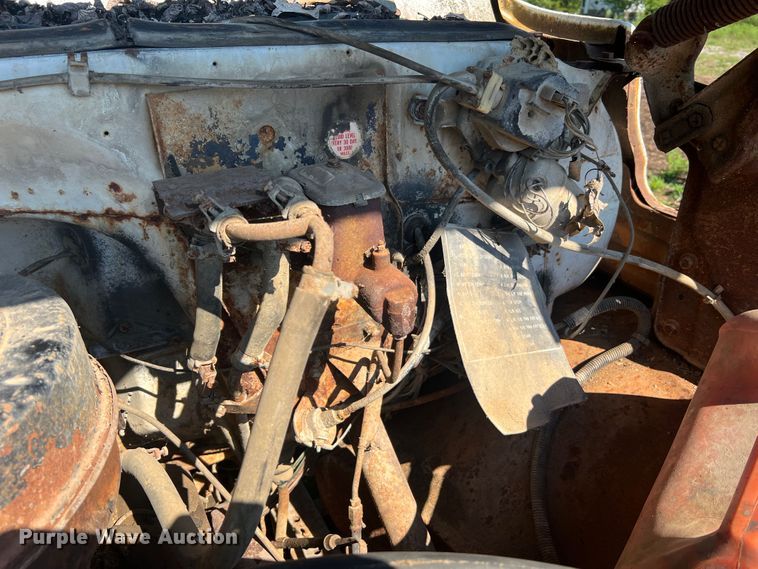 image for item MR9795 1975 Chevrolet C60  dump flatbed truck