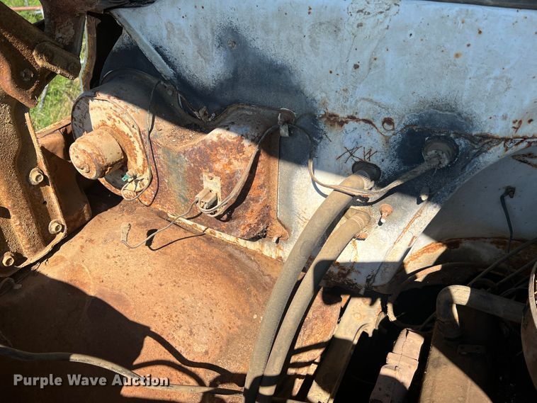 image for item MR9795 1975 Chevrolet C60  dump flatbed truck