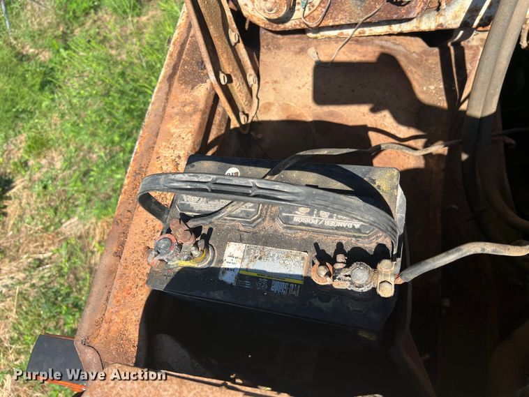 image for item MR9795 1975 Chevrolet C60  dump flatbed truck