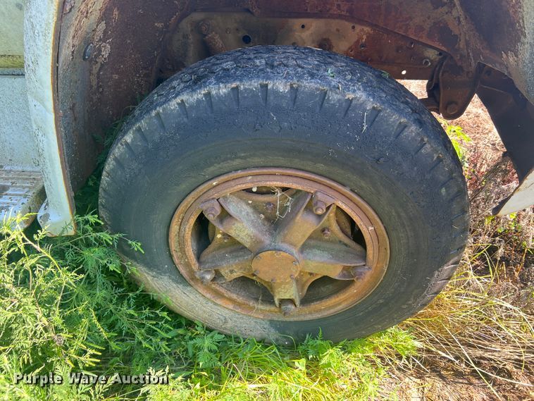 image for item MR9795 1975 Chevrolet C60  dump flatbed truck