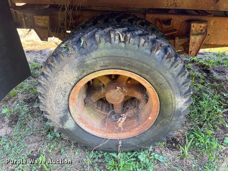 image for item MR9795 1975 Chevrolet C60  dump flatbed truck