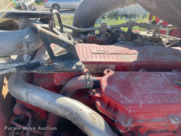 image for item MU9073 2011 Peterbilt 384  semi truck