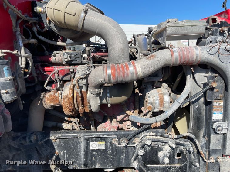 image for item MU9073 2011 Peterbilt 384  semi truck