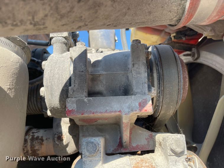 image for item MU9073 2011 Peterbilt 384  semi truck