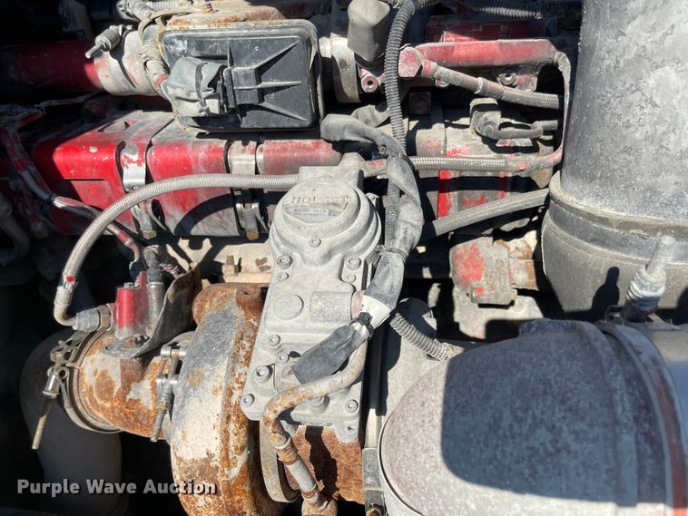 image for item MU9073 2011 Peterbilt 384  semi truck