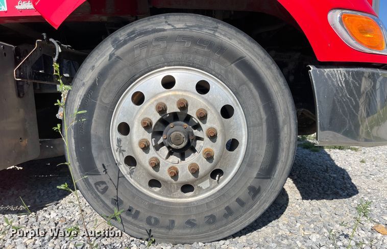 image for item MU9073 2011 Peterbilt 384  semi truck