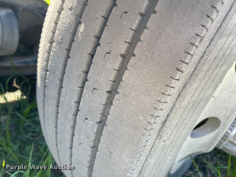 image for item MU9073 2011 Peterbilt 384  semi truck