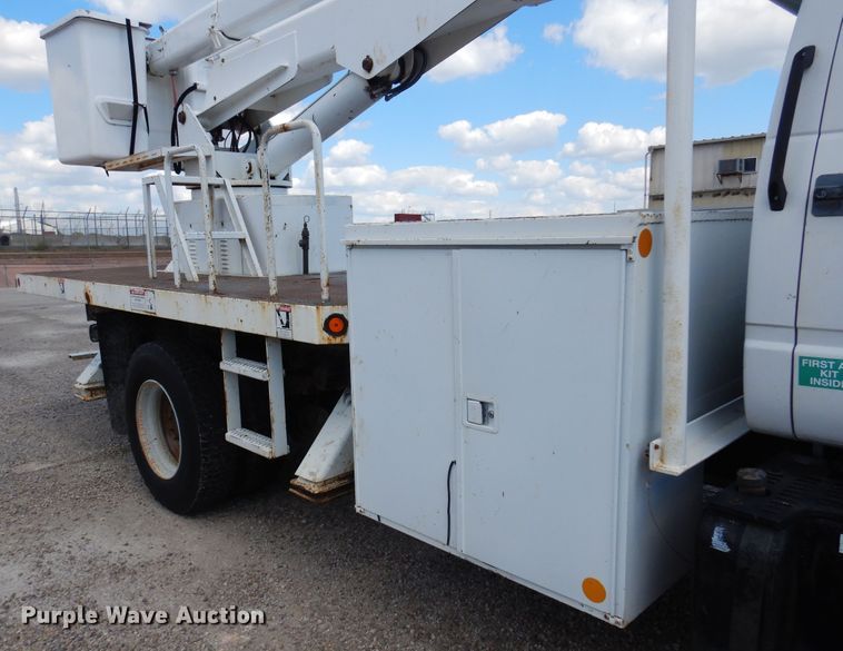 image for item DB7849 2000 GMC C7500  bucket truck