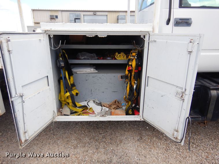 image for item DB7849 2000 GMC C7500  bucket truck