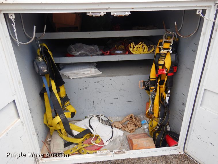 image for item DB7849 2000 GMC C7500  bucket truck