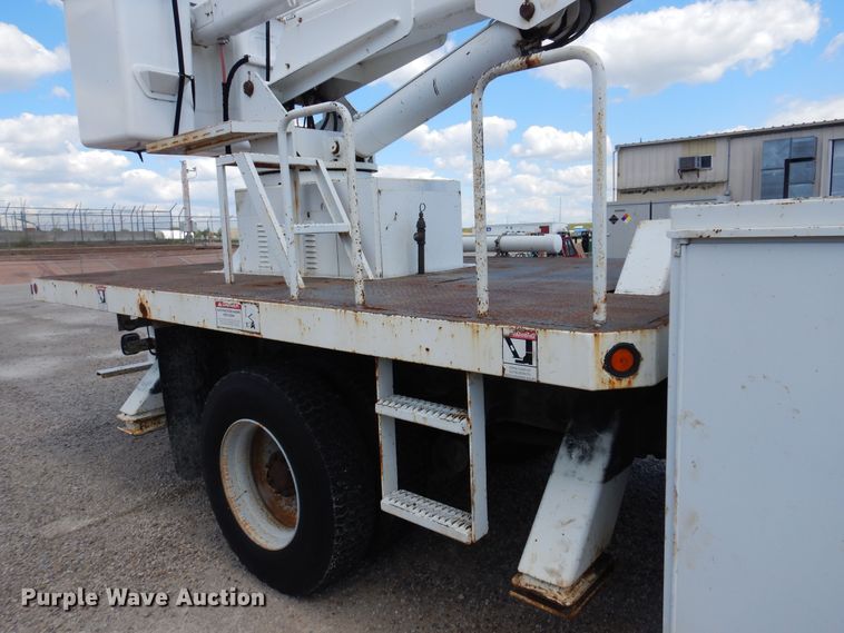 image for item DB7849 2000 GMC C7500  bucket truck