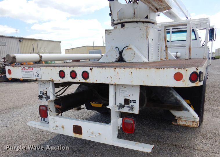 image for item DB7849 2000 GMC C7500  bucket truck