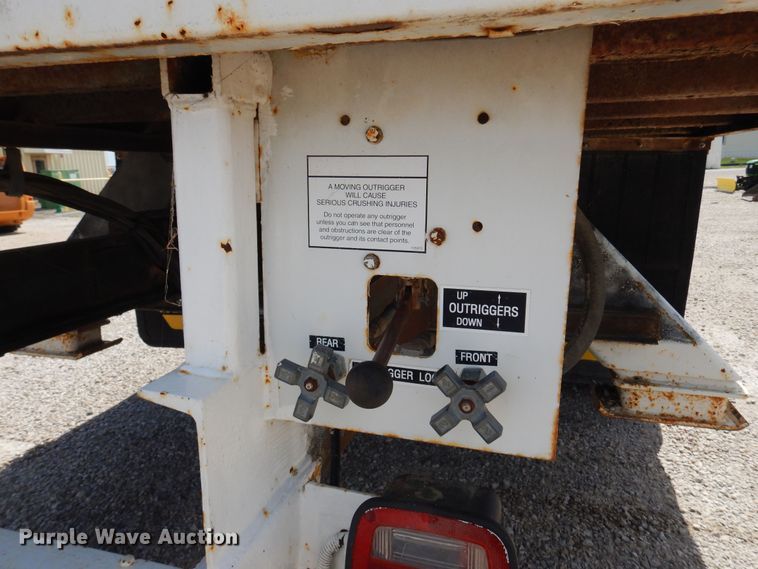 image for item DB7849 2000 GMC C7500  bucket truck