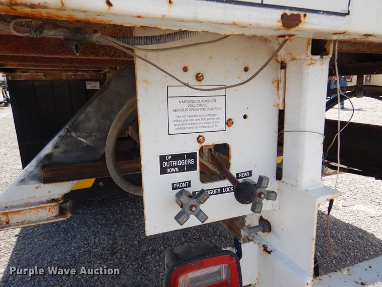 image for item DB7849 2000 GMC C7500  bucket truck