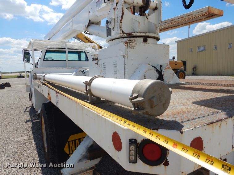 image for item DB7849 2000 GMC C7500  bucket truck