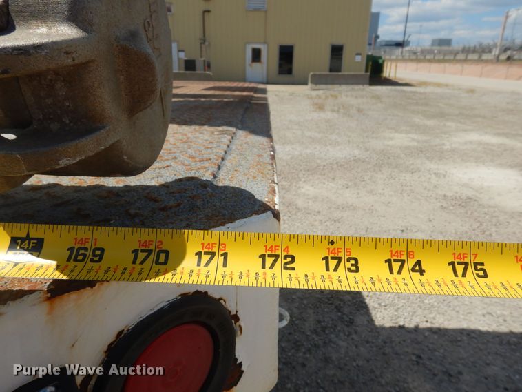 image for item DB7849 2000 GMC C7500  bucket truck