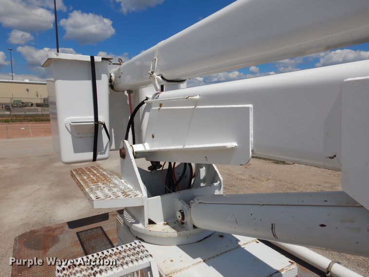 image for item DB7849 2000 GMC C7500  bucket truck