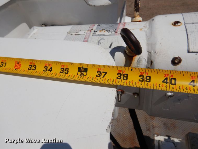 image for item DB7849 2000 GMC C7500  bucket truck