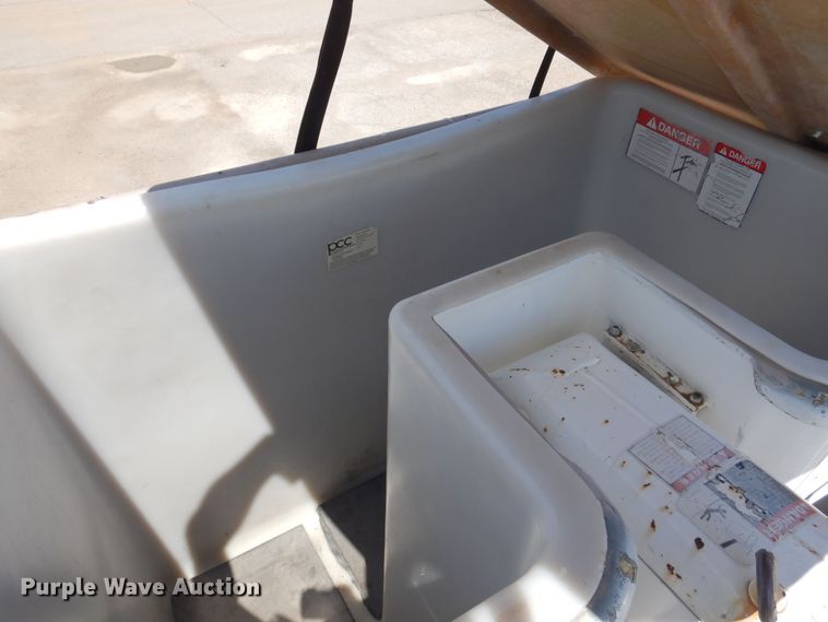 image for item DB7849 2000 GMC C7500  bucket truck