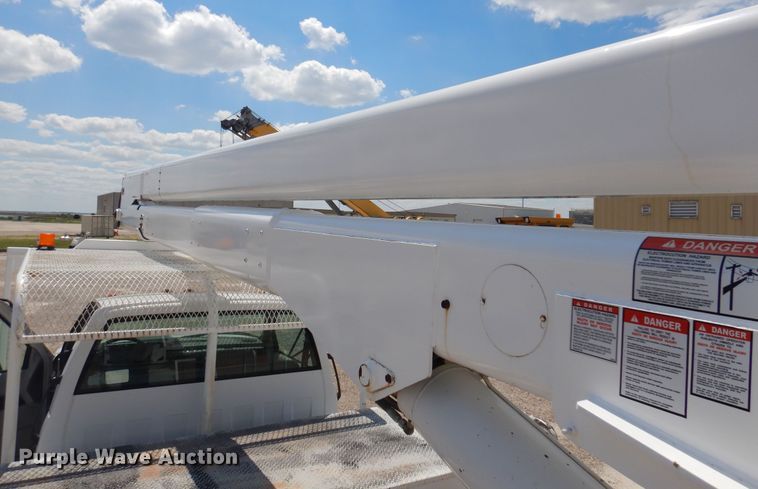 image for item DB7849 2000 GMC C7500  bucket truck