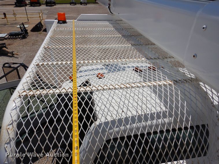 image for item DB7849 2000 GMC C7500  bucket truck