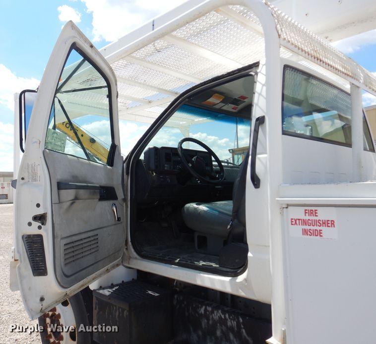 image for item DB7849 2000 GMC C7500  bucket truck