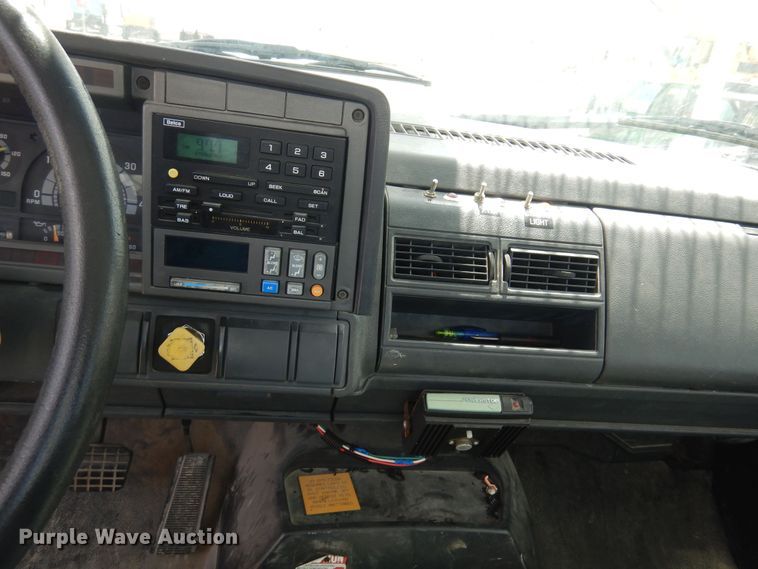 image for item DB7849 2000 GMC C7500  bucket truck