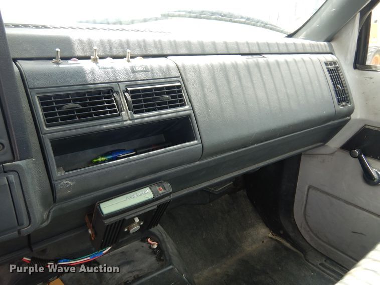 image for item DB7849 2000 GMC C7500  bucket truck