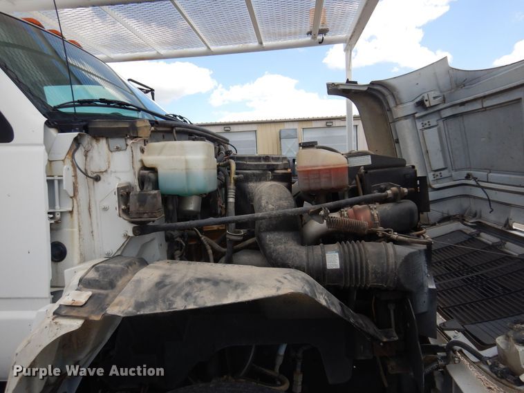 image for item DB7849 2000 GMC C7500  bucket truck